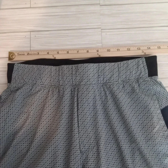 Lululemon 9" built in shorts running shorts size Medium Men - Picture 9 of 10